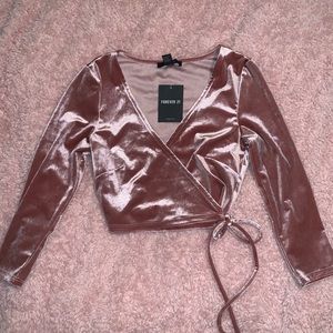 light rose velvet wrapped chop top